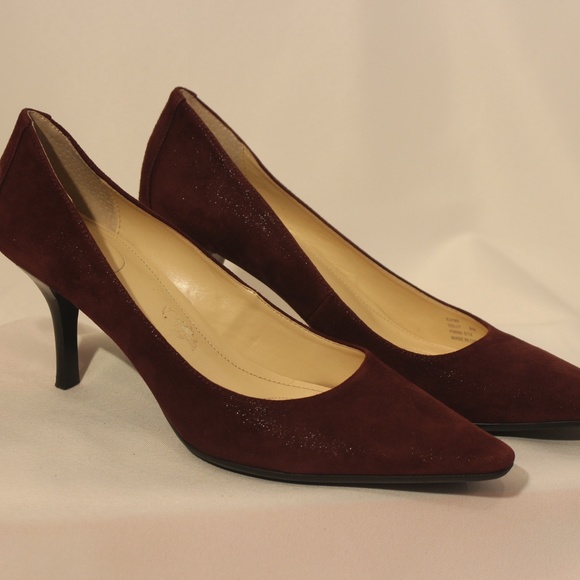 Pointed Toe Pumps in maroon - Picture 8 of 8